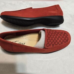 Trotters Jenn Laser Red Loafer Slip-on Shoes